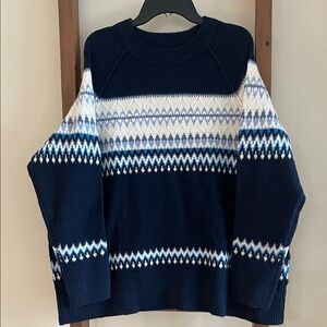 Aerie Navy and White Patterned Crew Neck Sweater